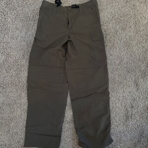 Eddie Bauer Men's olive green Pants/shorts sz 33x32